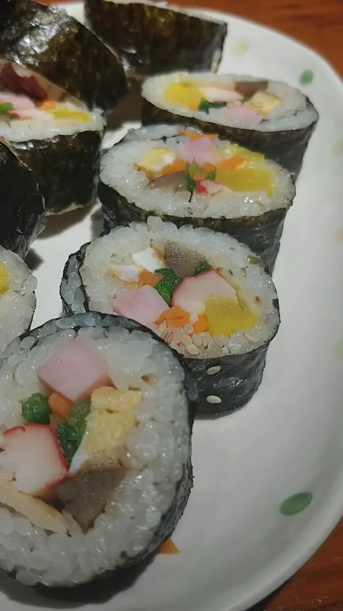 韓国料理 オムニ食堂 · 12